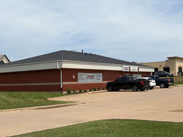 2220 E 53rd Street , Davenport, IA 52807