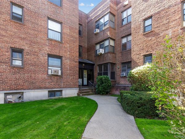 150 S Middle Neck Road , Unit 1E, Great Neck, NY 11021