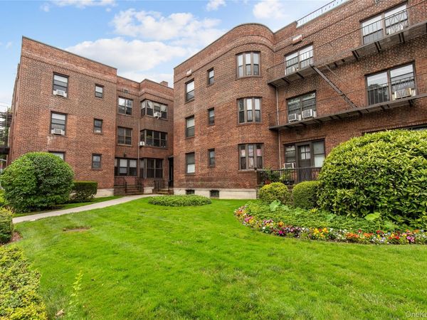 150 S Middle Neck Road , Unit 1E, Great Neck, NY 11021