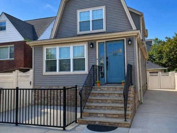 618 E Walnut Street, Long Beach, NY 11561