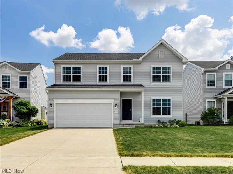 37379 Hunter Lake Drive, North Ridgeville, OH 44039 Photo 1
