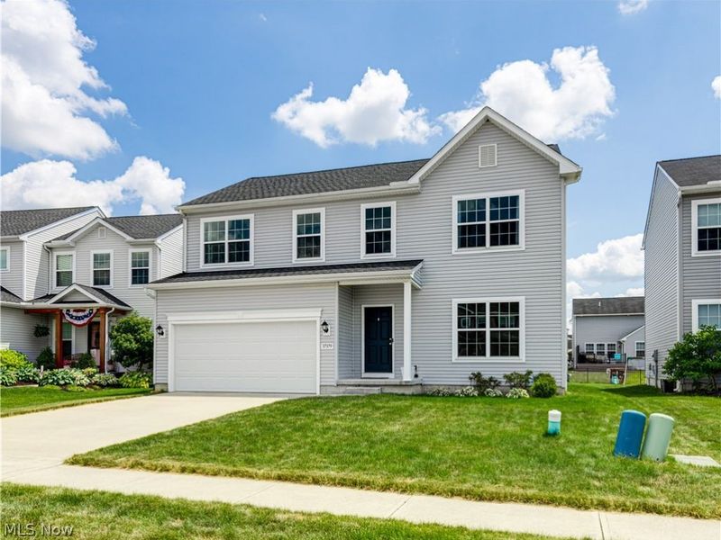 37379 Hunter Lake Drive, North Ridgeville, OH 44039 Photo 2