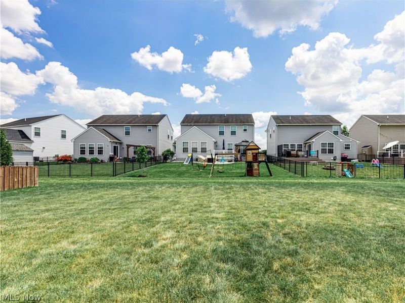 37379 Hunter Lake Drive, North Ridgeville, OH 44039 Photo 4
