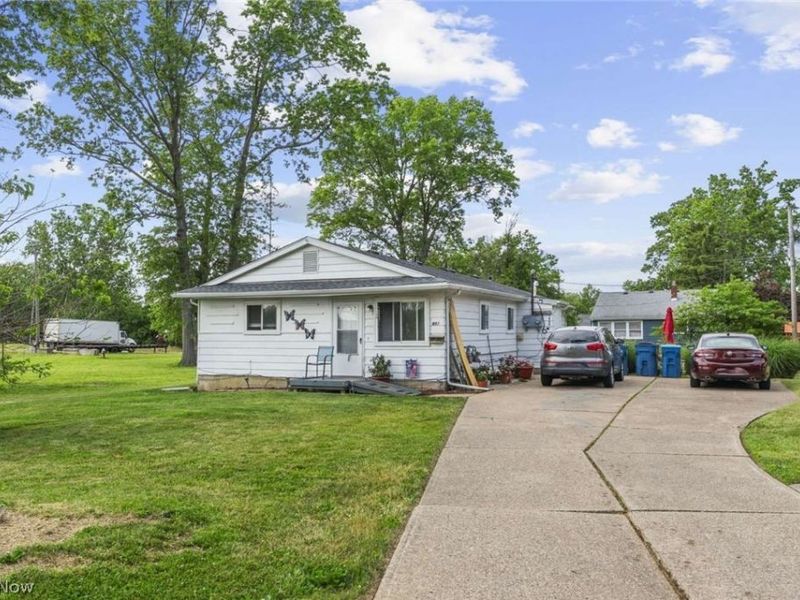 1857-1859 E 39th Street, Lorain, OH 44055 Photo 2