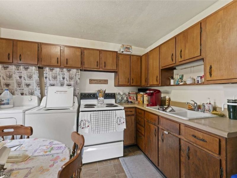 1857-1859 E 39th Street, Lorain, OH 44055 Photo 8