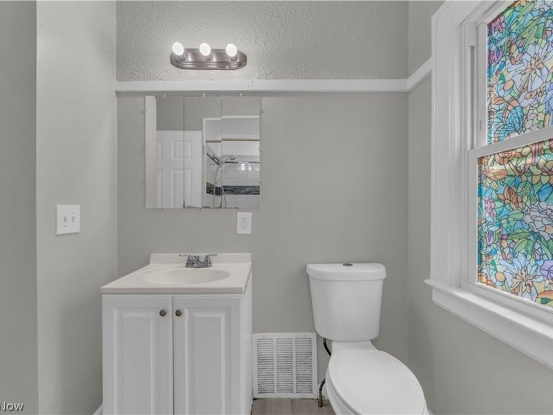399 Madison Avenue, Unit 1, Akron, OH 44320 Photo 19