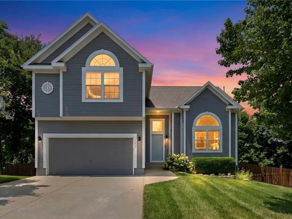 7152 Woodstock Street, Shawnee, KS 66218