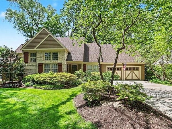 8104 Lee Boulevard, Leawood, KS 66206