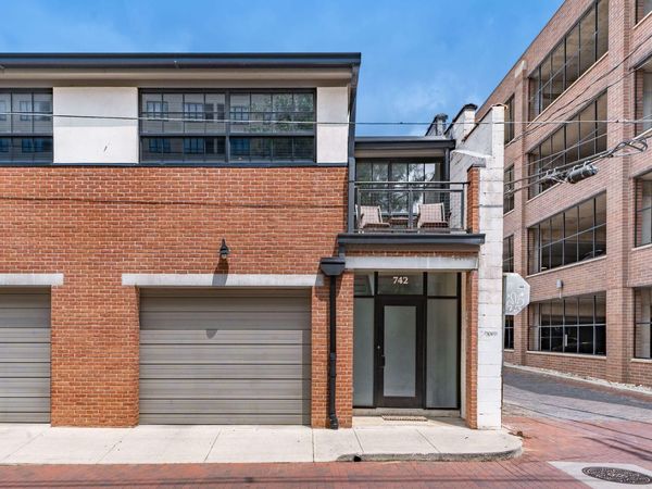 742 N Pearl Street , Columbus, OH 43215