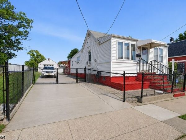 720 Mary St, Perth Amboy, NJ 08861