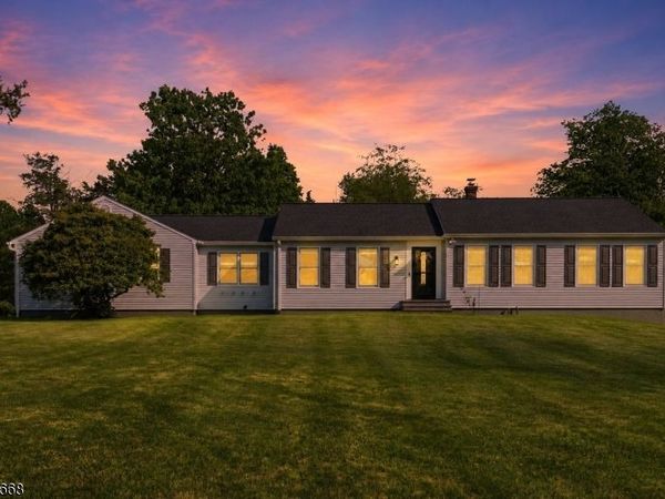 7 Smith Branch Rd, Readington, NJ 08889