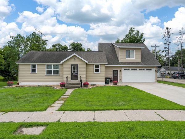 404 Paquin Street E, Waterville, MN 56096