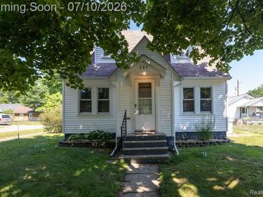 131 Starr Avenue, Waterford Twp, MI 48328