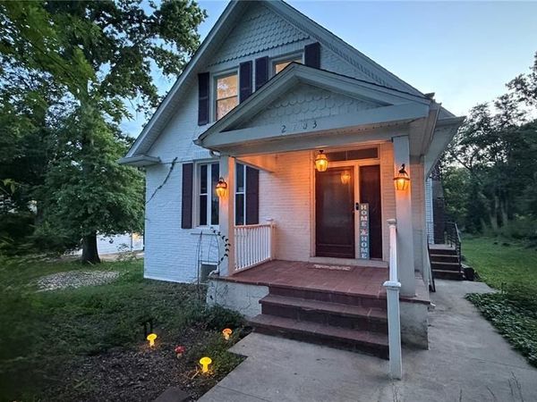 2703 Summit Avenue , Overland, MO 63114