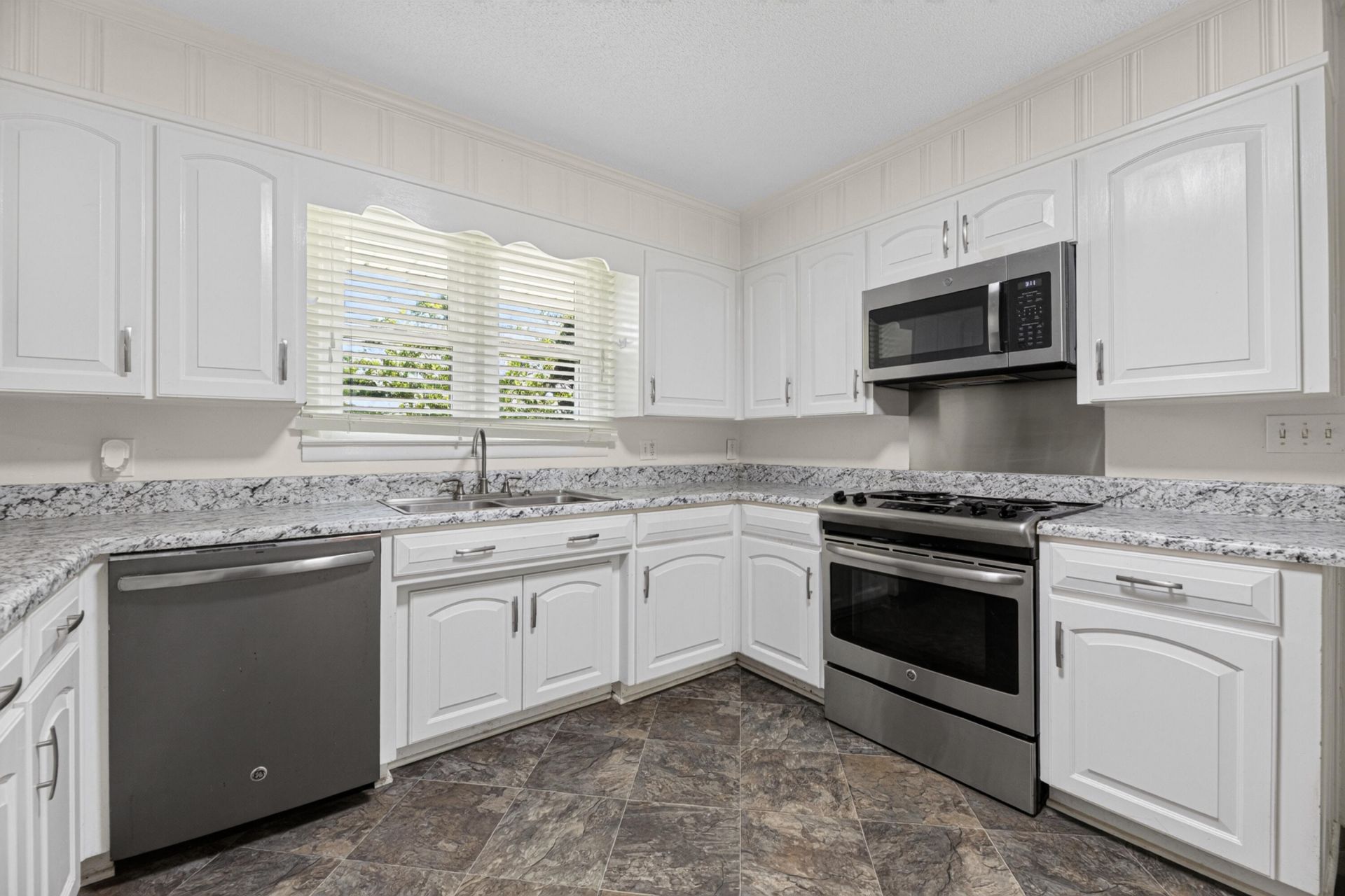 1793 Forest Drive Photo 11