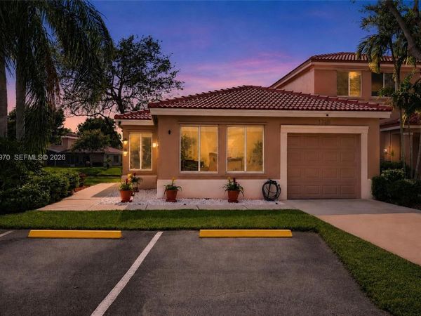 1725 SW 109th Ter, Davie, FL 33324