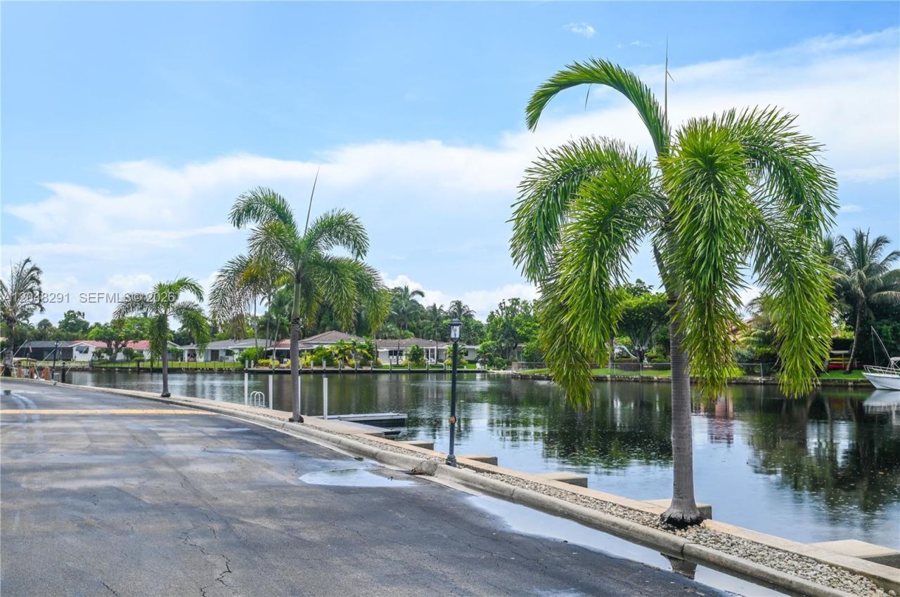 130 Cypress Club Dr, Unit 324, Pompano Beach, FL 33060 Photo