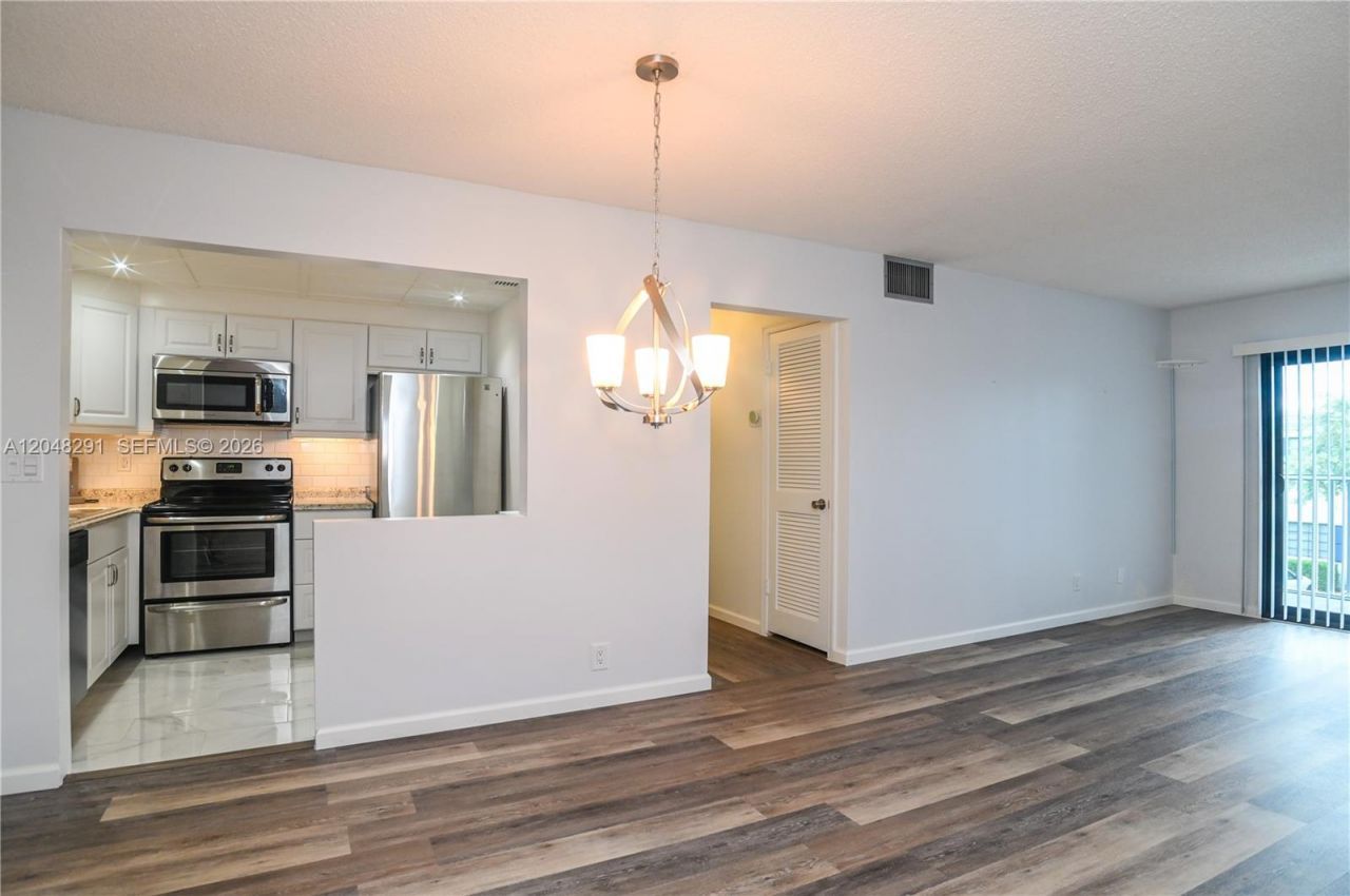 130 Cypress Club Dr, Unit 324, Pompano Beach, FL 33060 Photo