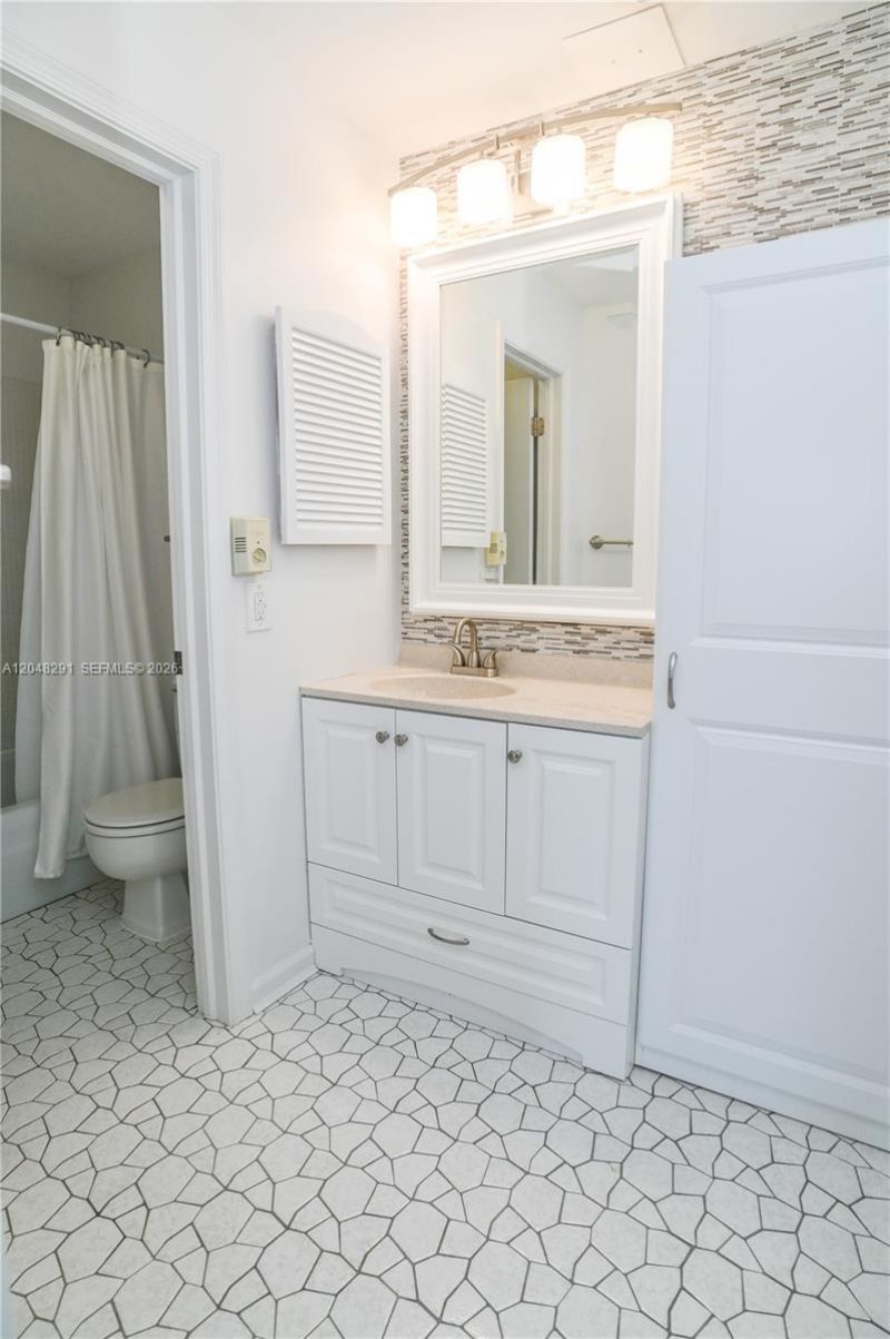 130 Cypress Club Dr, Unit 324, Pompano Beach, FL 33060 Photo