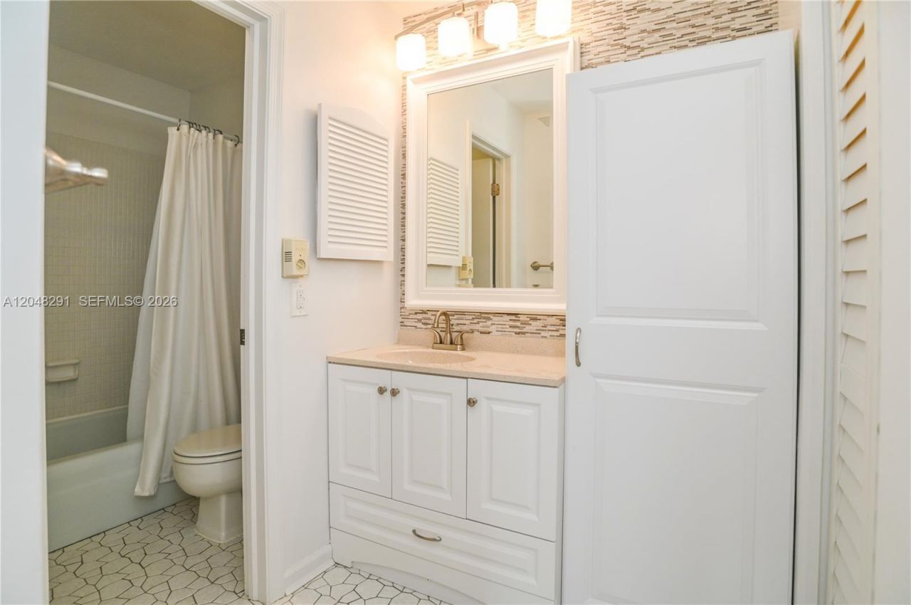 130 Cypress Club Dr, Unit 324, Pompano Beach, FL 33060 Photo