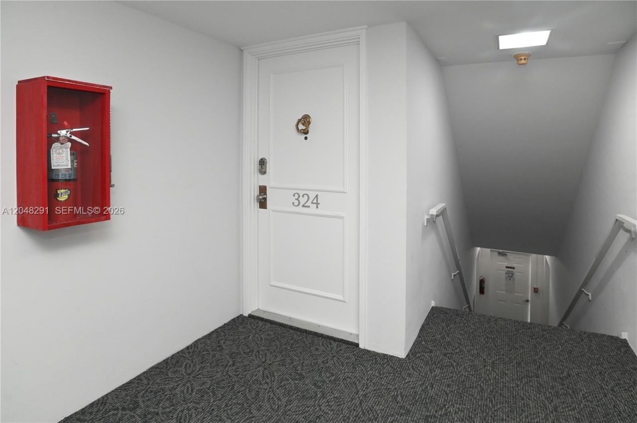 130 Cypress Club Dr, Unit 324, Pompano Beach, FL 33060 Photo