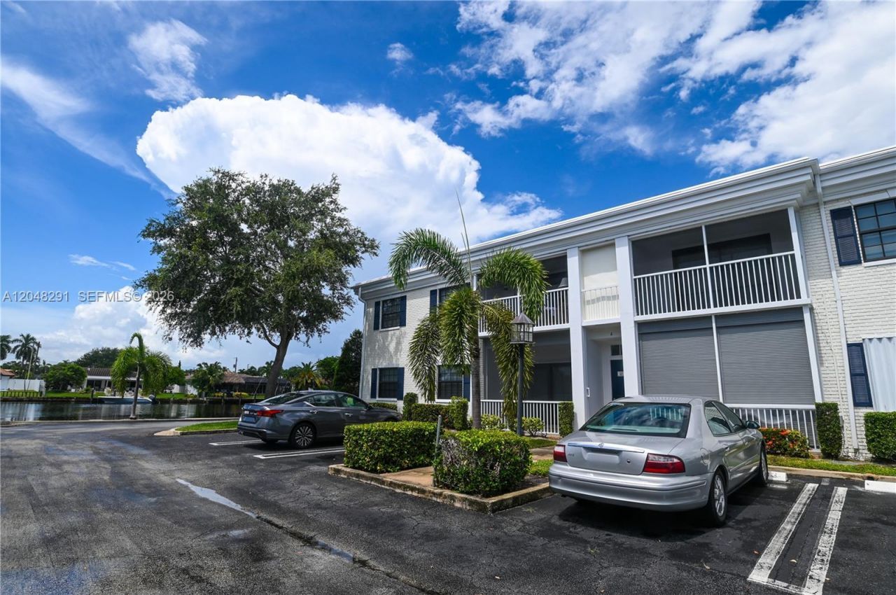 130 Cypress Club Dr, Unit 324, Pompano Beach, FL 33060 Photo