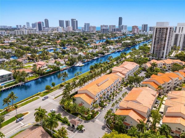 21399 Marina Cove Cir, Unit M-15, Aventura, FL 33180