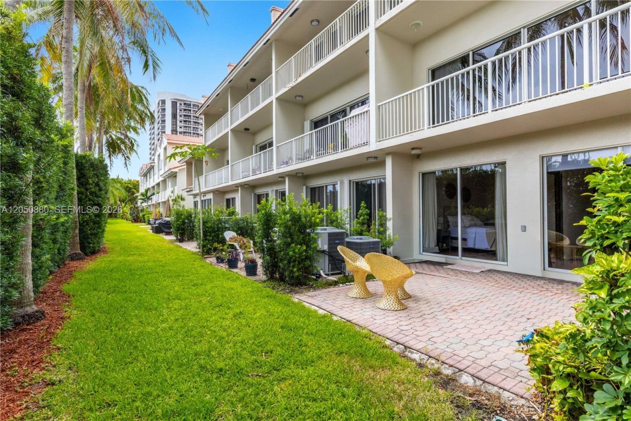 21399 Marina Cove Cir, Unit M-15, Aventura, FL 33180 Photo