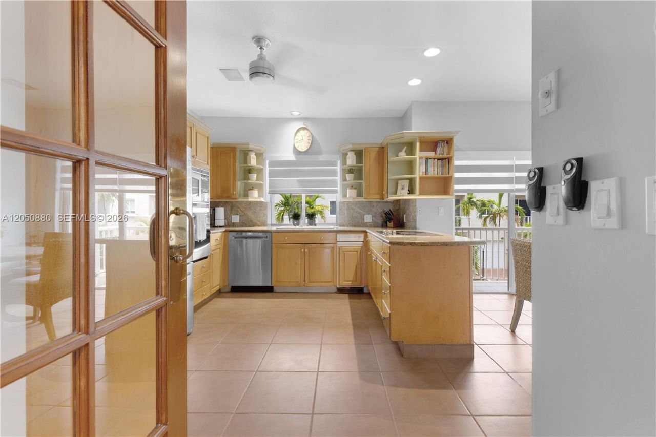 21399 Marina Cove Cir, Unit M-15, Aventura, FL 33180 Photo