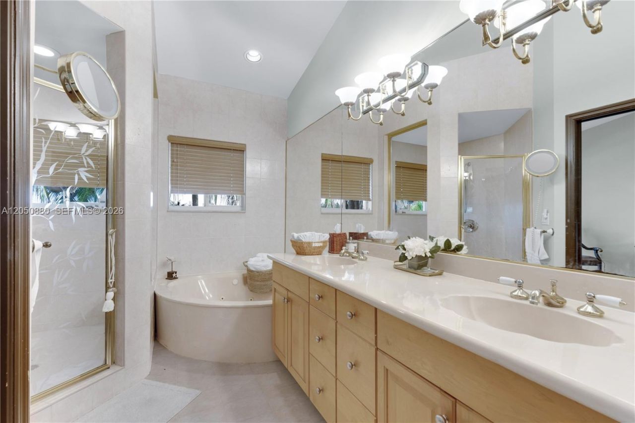21399 Marina Cove Cir, Unit M-15, Aventura, FL 33180 Photo