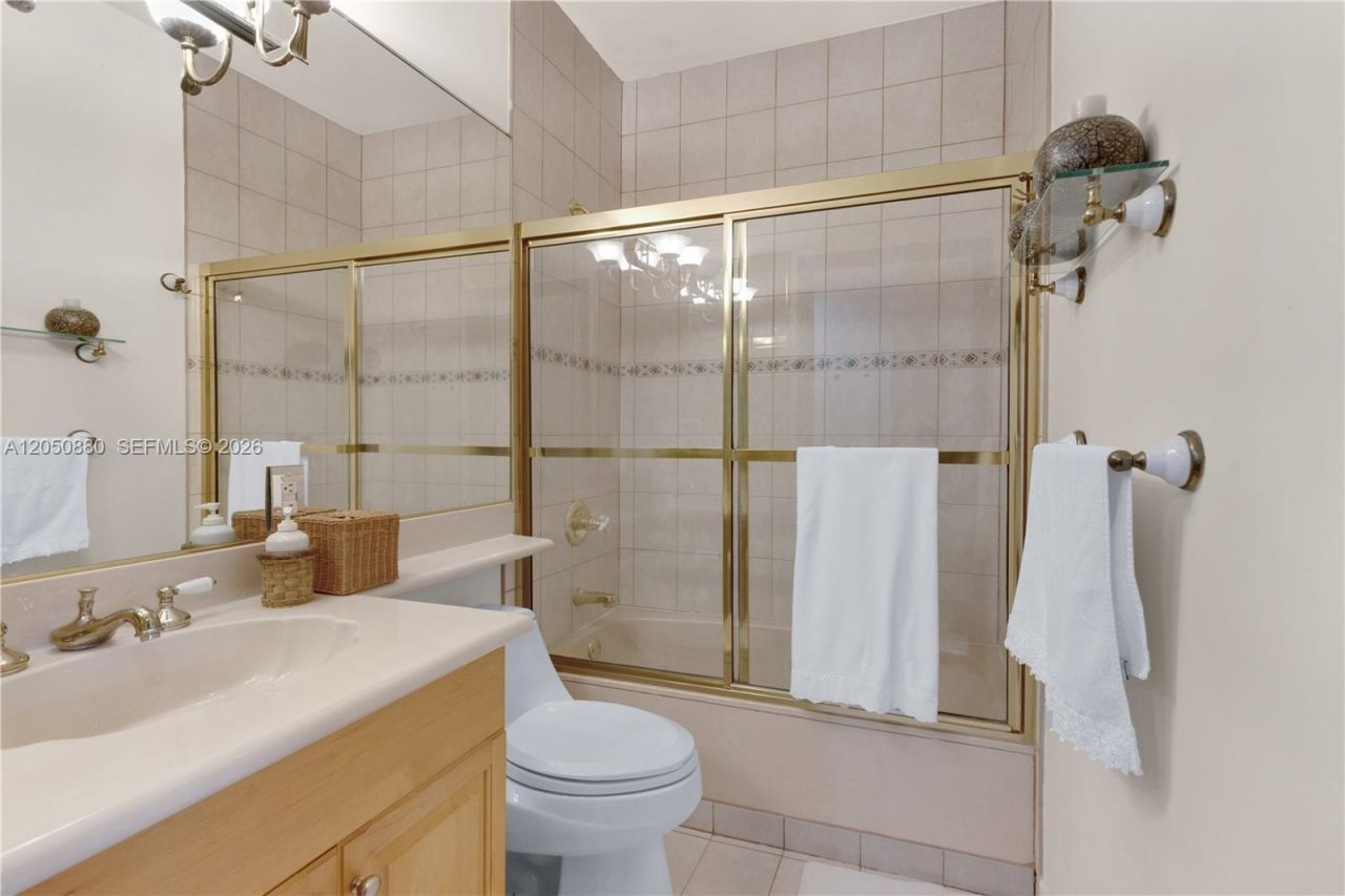 21399 Marina Cove Cir, Unit M-15, Aventura, FL 33180 Photo