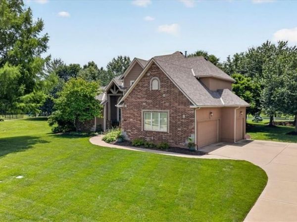 9406 Pleasant Avenue, Kansas City, MO 64138