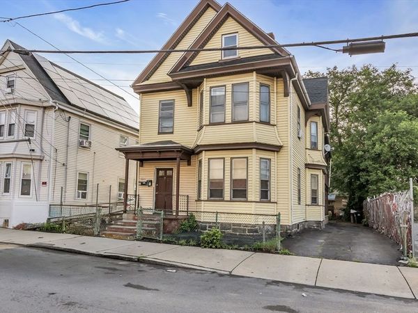 7 Trenton St, Lawrence, MA 01841