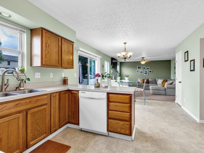 6432 Ashbrook Village Drive, Canal Winchester, OH 43110 Photo 18