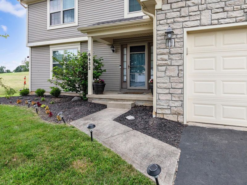 6432 Ashbrook Village Drive, Canal Winchester, OH 43110 Photo 3