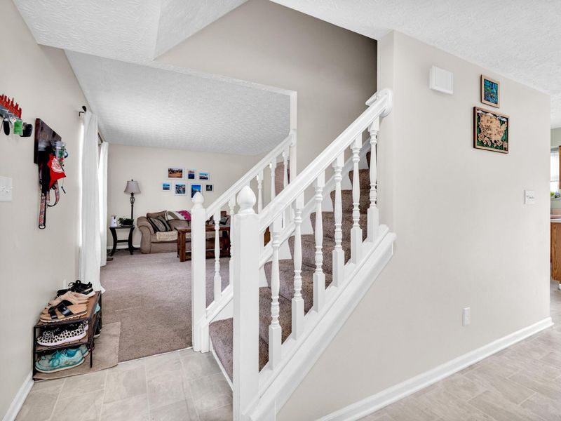 6432 Ashbrook Village Drive, Canal Winchester, OH 43110 Photo 6