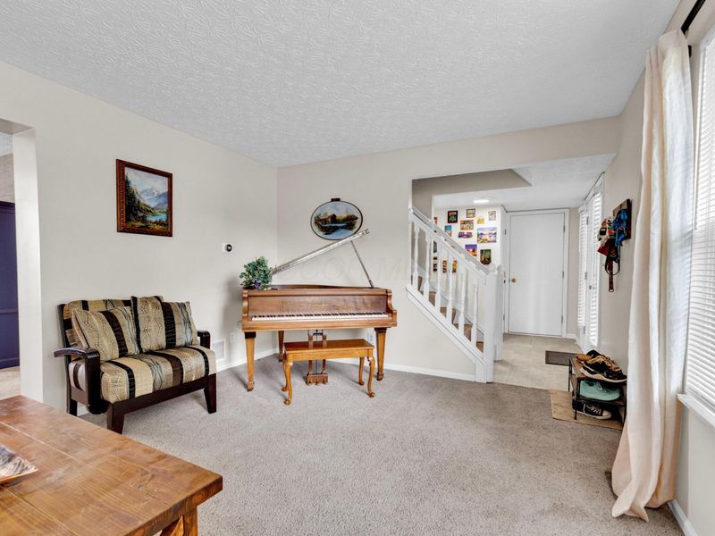 6432 Ashbrook Village Drive, Canal Winchester, OH 43110 Photo 8