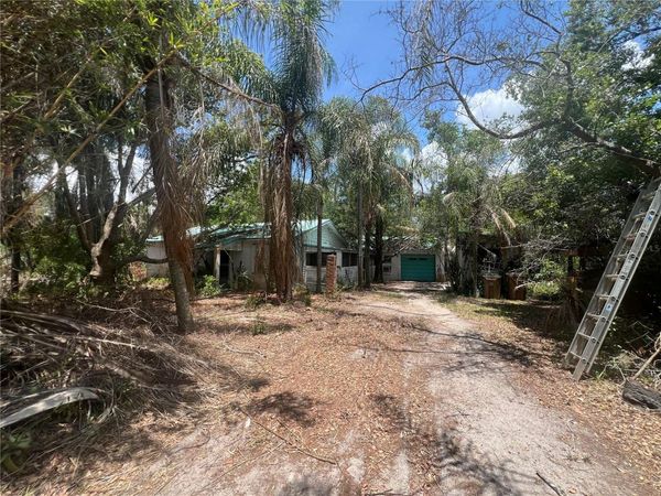 33845 CRESTWOOD AVENUE , LEESBURG, FL 34788
