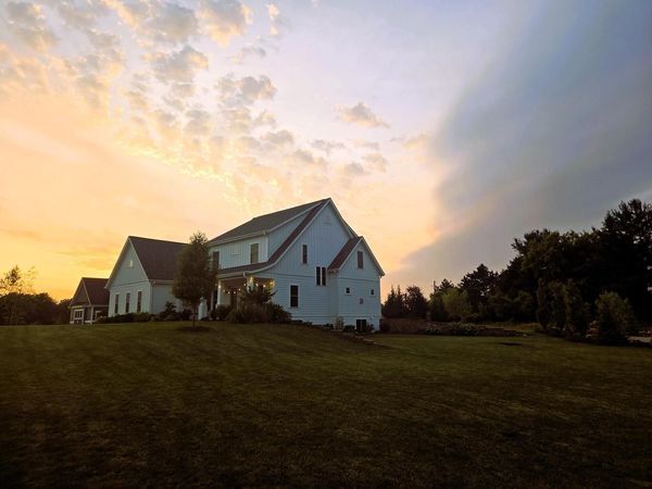N52W30598 Moraine DRIVE, Hartland, WI 53029