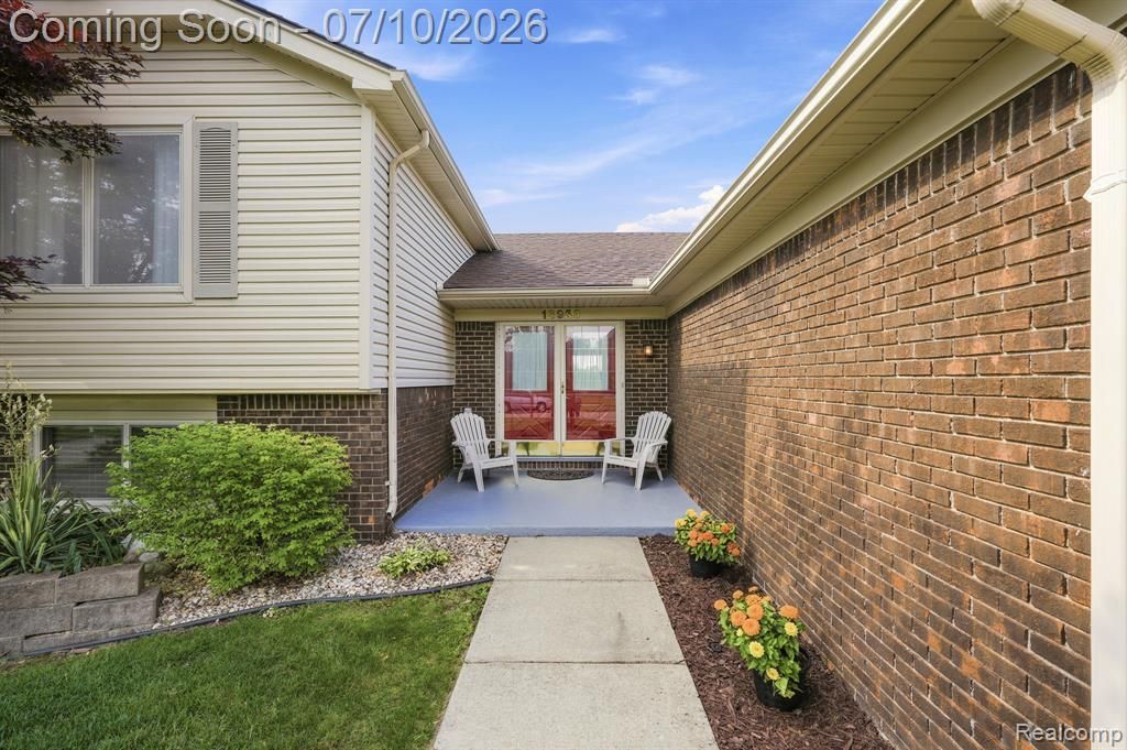 13959 Brougham Drive, Sterling Heights, MI 48312 Main Photo