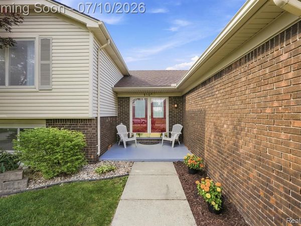 13959 Brougham Drive, Sterling Heights, MI 48312