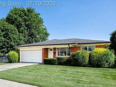 13256 Rosselo Avenue, Warren, MI 48088