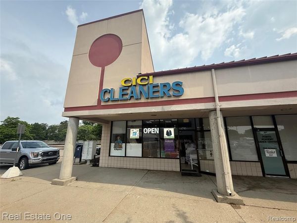 829 E Auburn Road , Rochester Hills, MI 48307