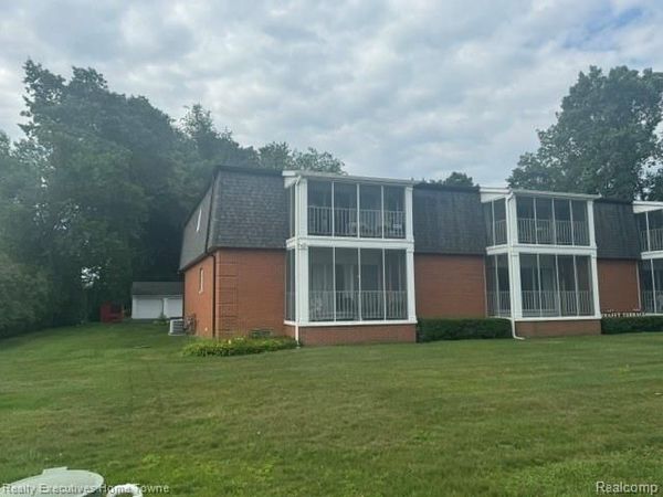 1467 E Krafft Road, Fort Gratiot Twp, MI 48059