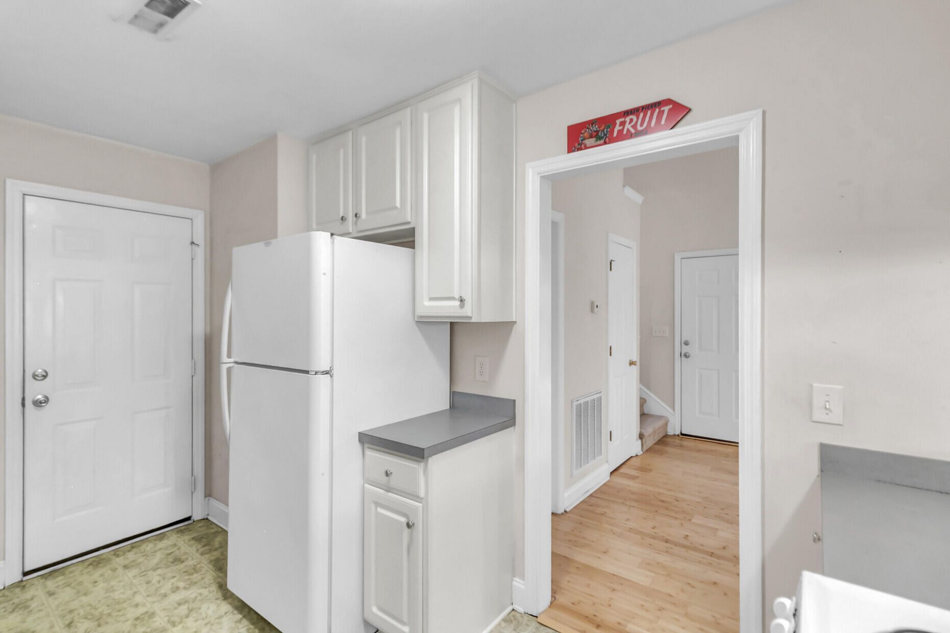 940 E Estates Photo 13