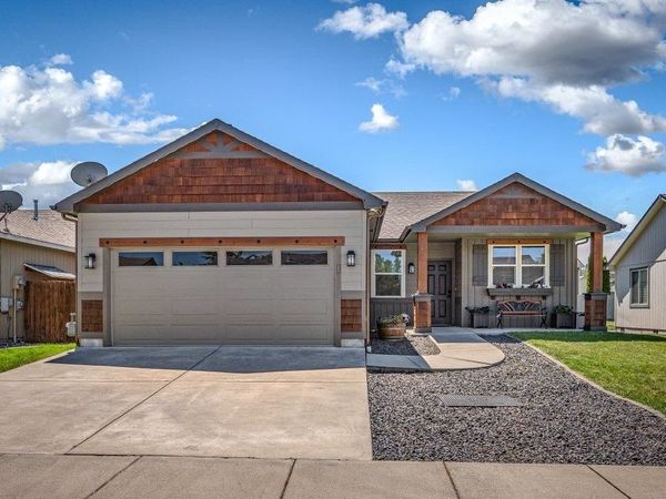 17614 2nd Ln, Greenacres, WA 99016