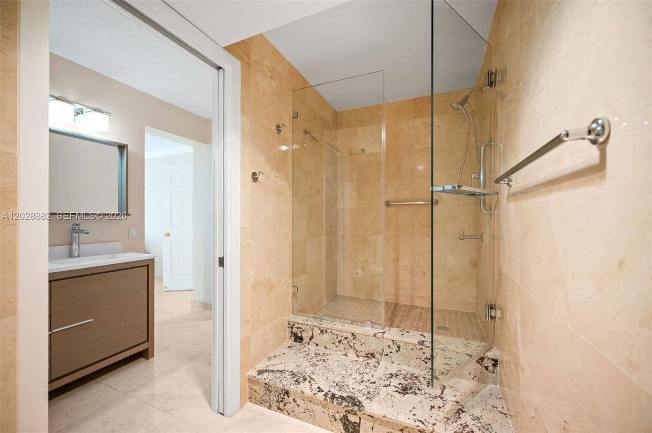 2901 S Bayshore Dr, Unit 6A, Coconut Grove, FL 33133 Photo