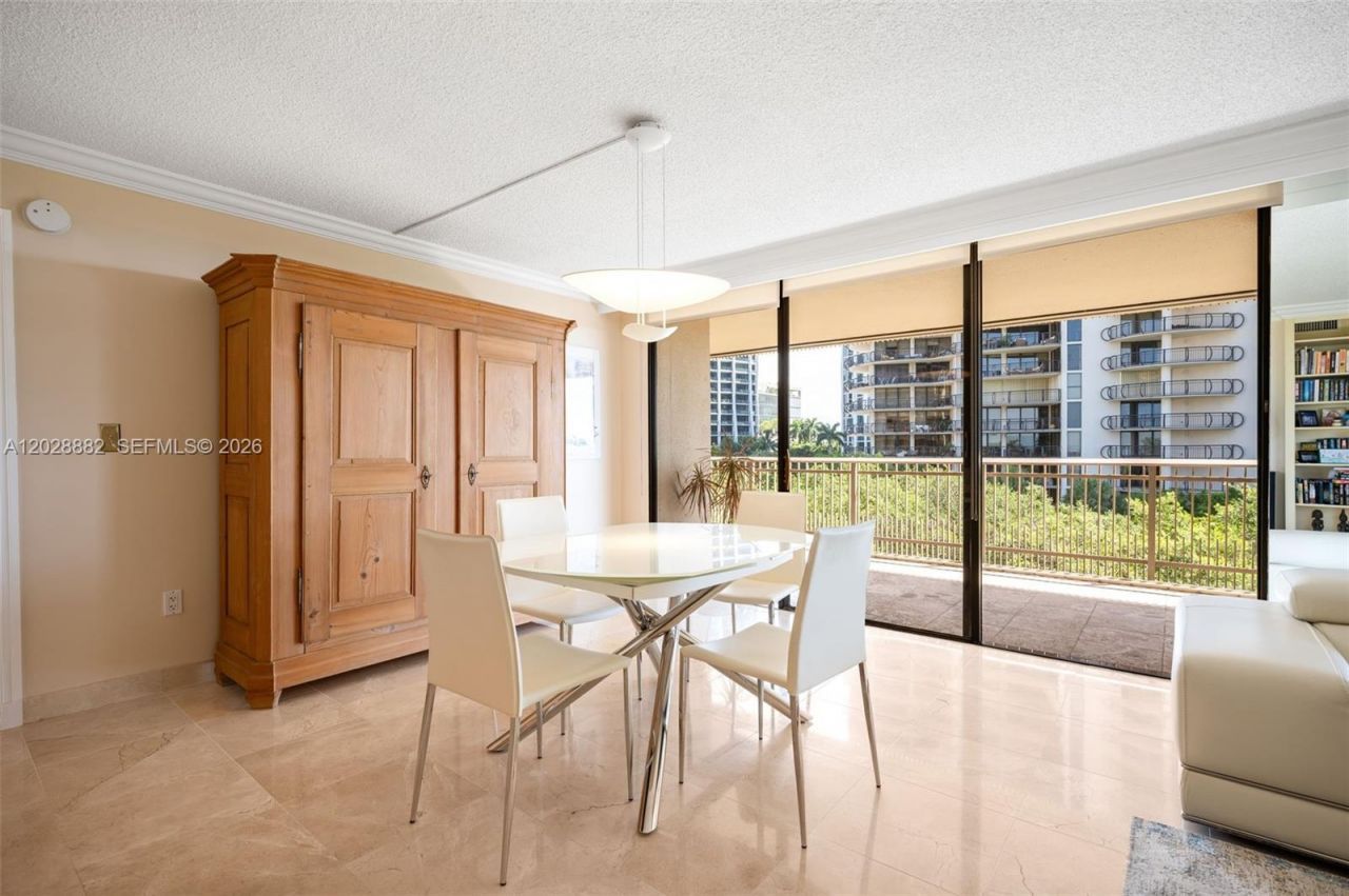 2901 S Bayshore Dr, Unit 6A, Coconut Grove, FL 33133 Photo