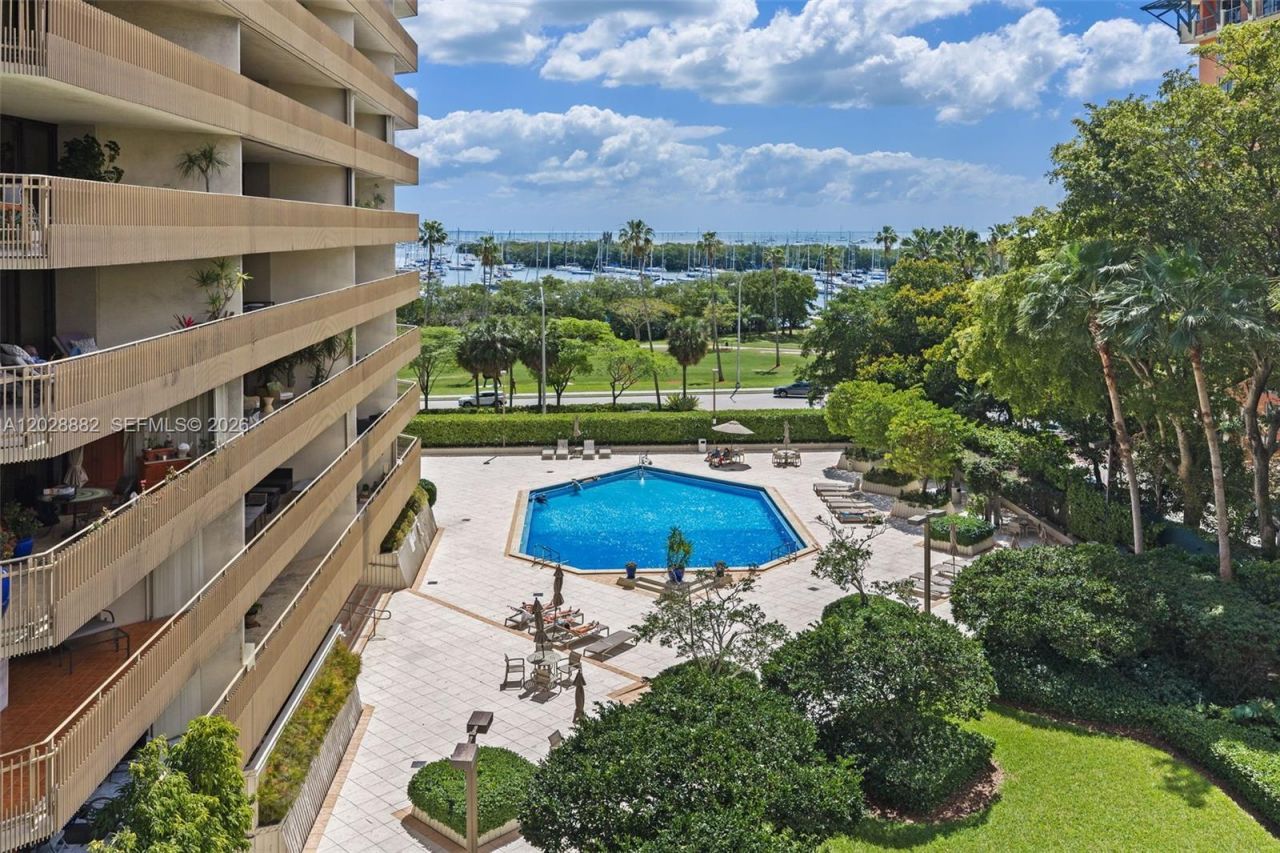 2901 S Bayshore Dr, Unit 6A, Coconut Grove, FL 33133 Photo