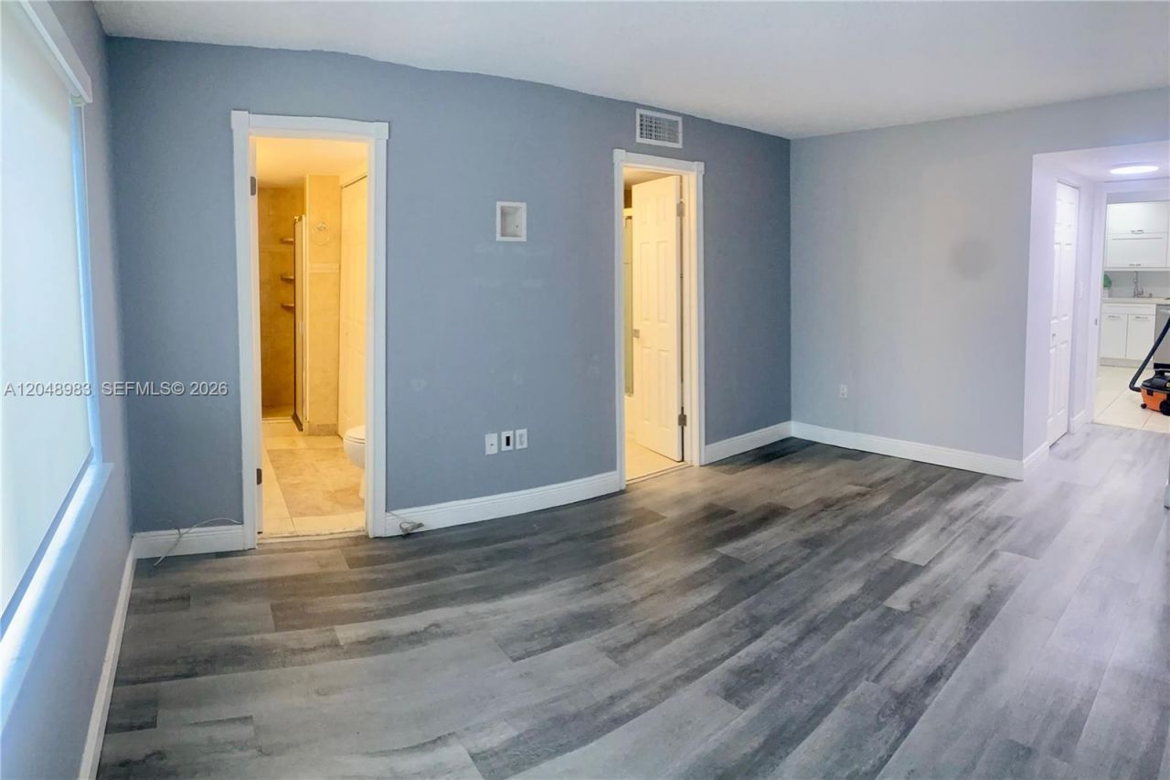 4255 N University Dr, Unit 304, Sunrise, FL 33351 Photo